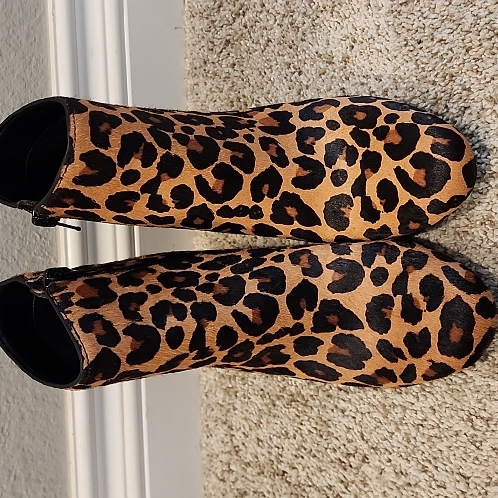 INC Real Fur Leopard Zip Ankle Booties Size 6.5 Never Worn - Picture 3 of 5